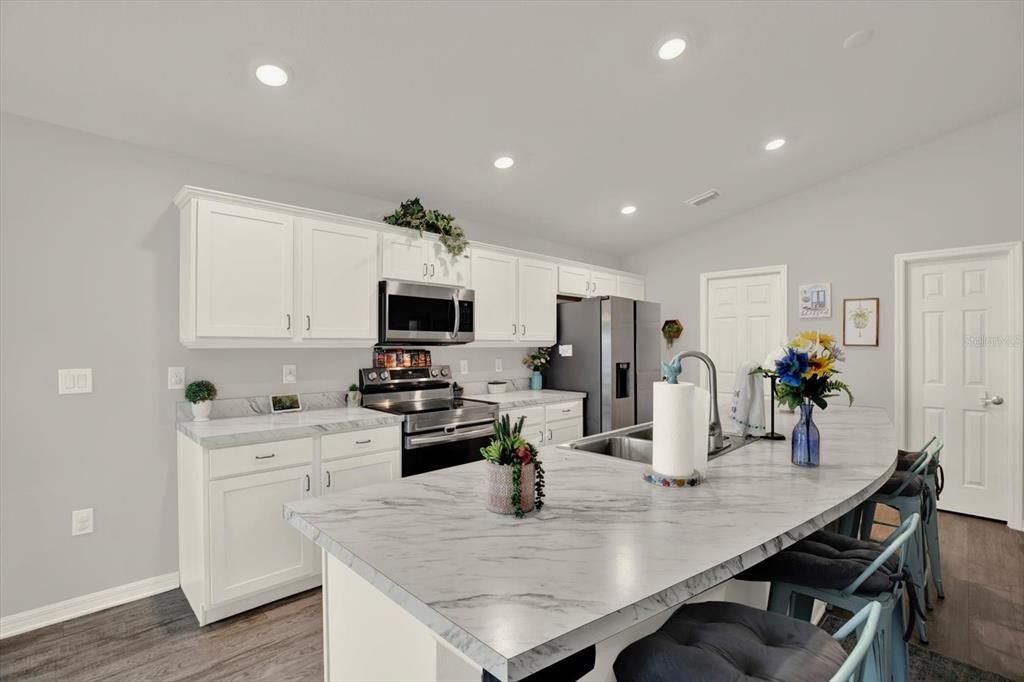 For Sale: $339,000 (4 beds, 2 baths, 1710 Square Feet)