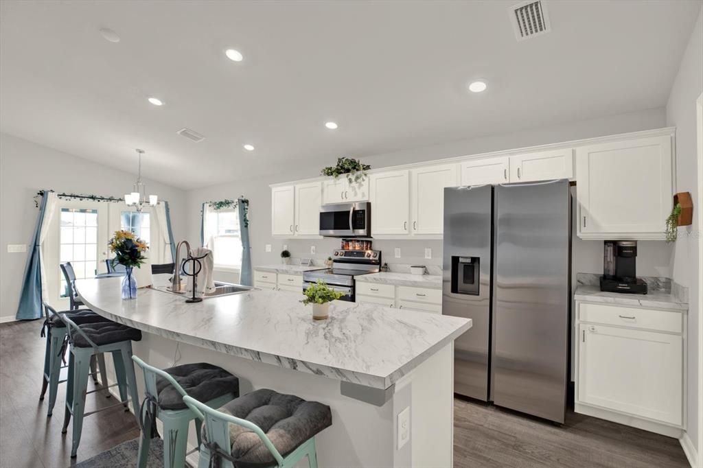 For Sale: $339,000 (4 beds, 2 baths, 1710 Square Feet)