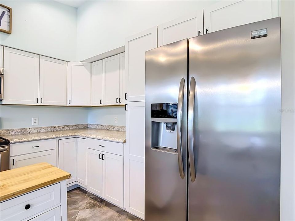 Activo con contrato: $239,500 (2 camas, 2 baños, 979 Pies cuadrados)