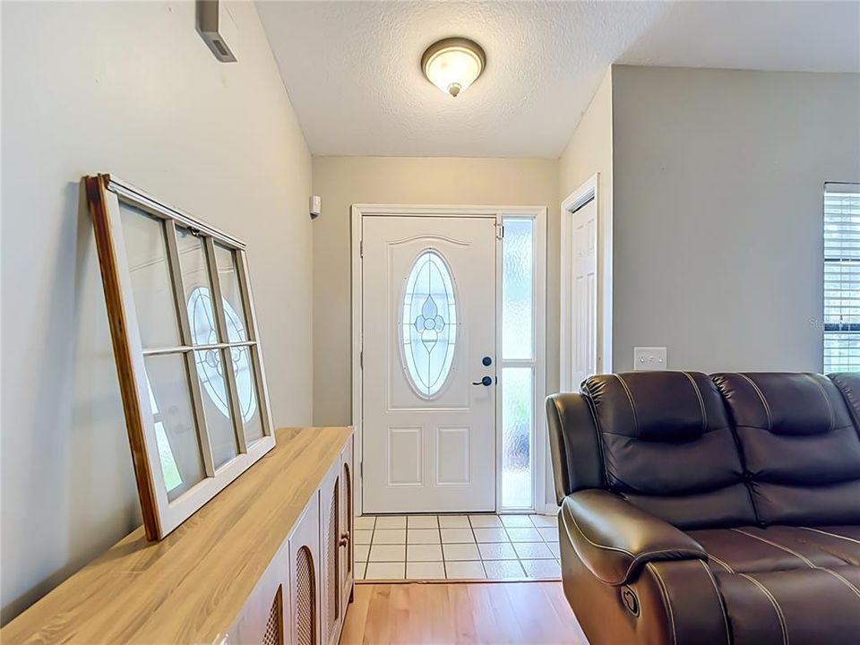 Activo con contrato: $239,500 (2 camas, 2 baños, 979 Pies cuadrados)