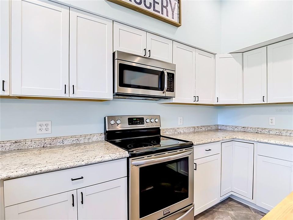 Activo con contrato: $239,500 (2 camas, 2 baños, 979 Pies cuadrados)