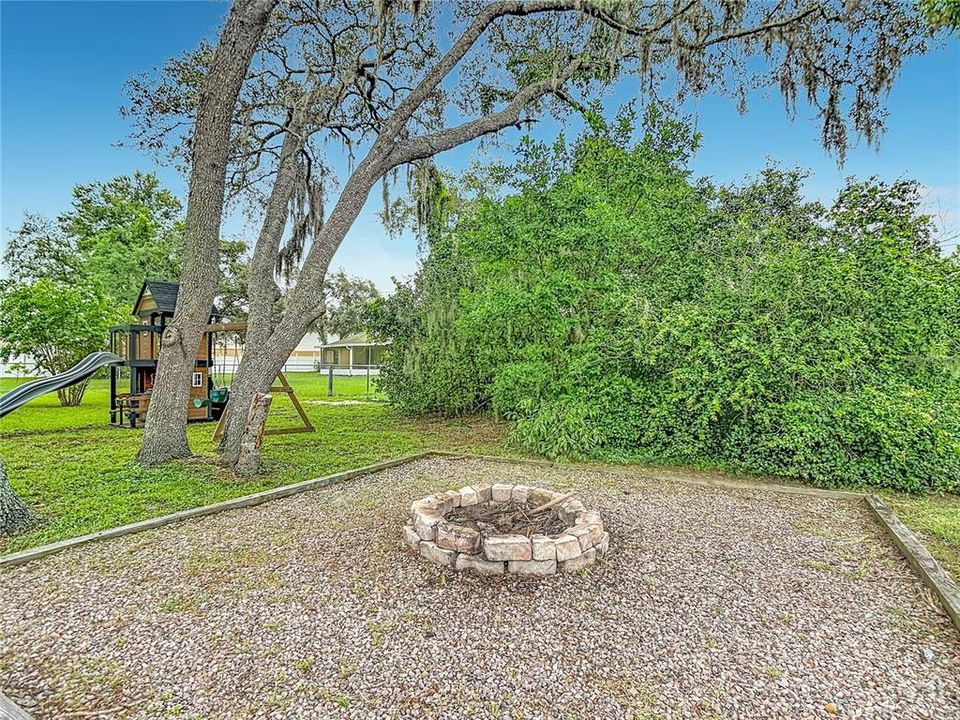 Activo con contrato: $239,500 (2 camas, 2 baños, 979 Pies cuadrados)