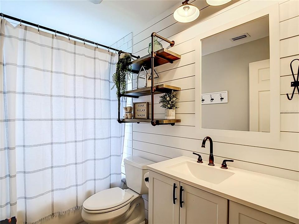 Activo con contrato: $239,500 (2 camas, 2 baños, 979 Pies cuadrados)