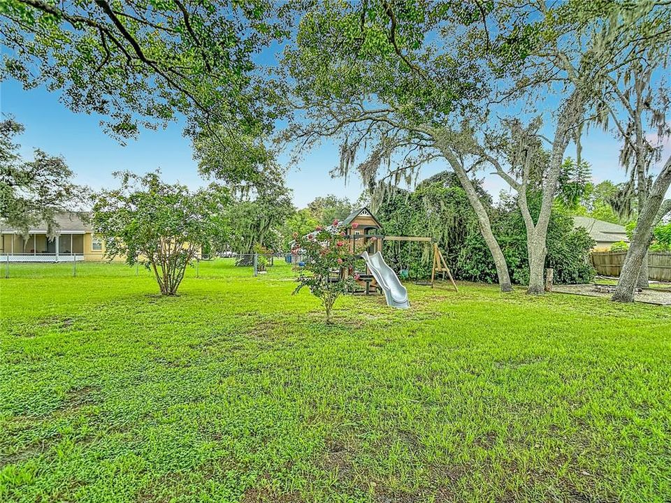 Activo con contrato: $239,500 (2 camas, 2 baños, 979 Pies cuadrados)