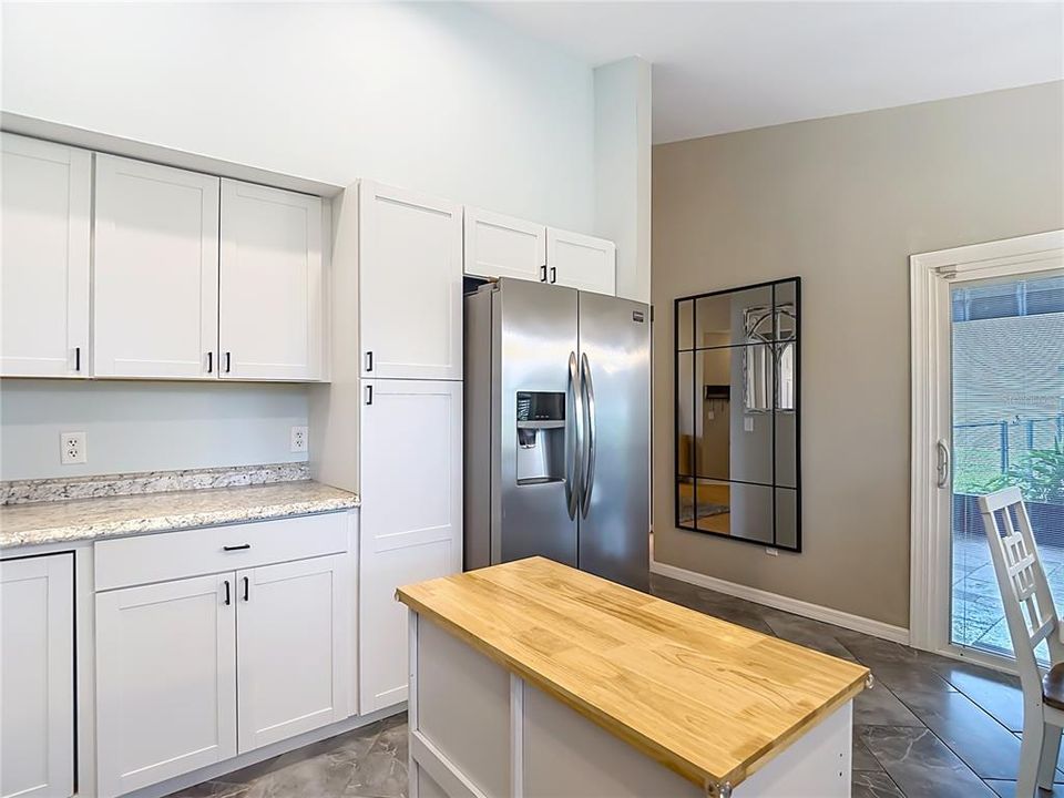 Activo con contrato: $239,500 (2 camas, 2 baños, 979 Pies cuadrados)