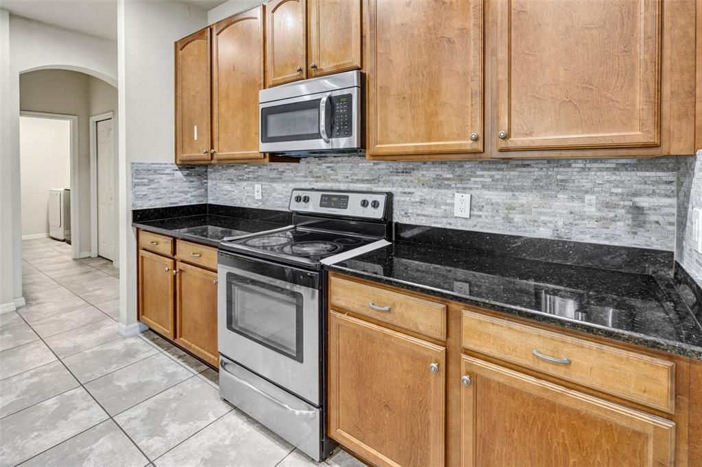 На продажу: $469,999 (3 спален, 2 ванн, 2269 Квадратных фут)
