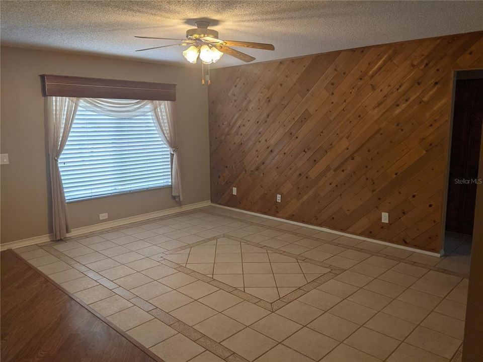 En Venta: $320,000 (3 camas, 2 baños, 1230 Pies cuadrados)