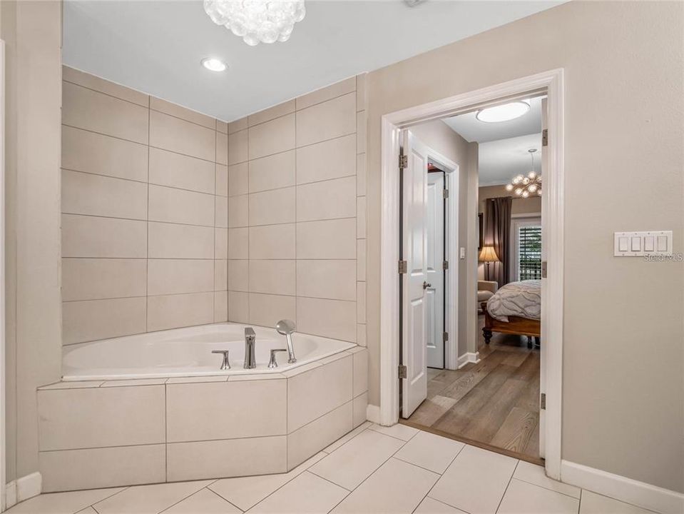 For Rent: $3,650 (2 beds, 2 baths, 1416 Square Feet)