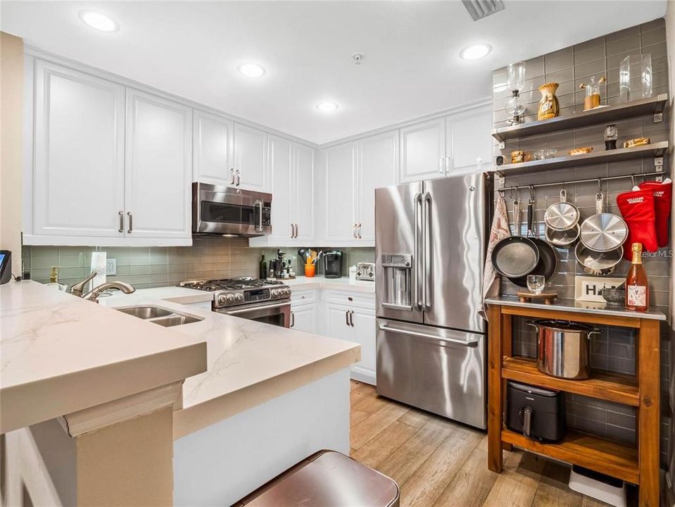 For Rent: $3,650 (2 beds, 2 baths, 1416 Square Feet)