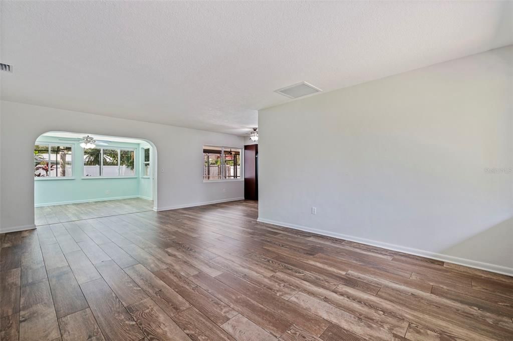 En Venta: $525,000 (3 camas, 2 baños, 1440 Pies cuadrados)