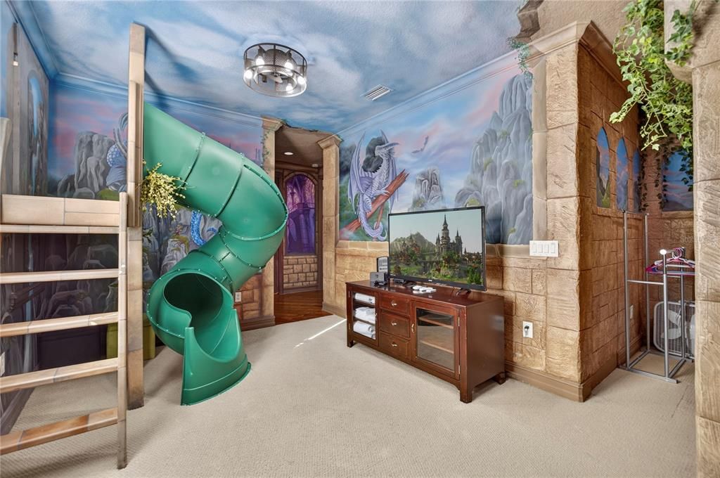 En Venta: $1,499,000 (6 camas, 5 baños, 4643 Pies cuadrados)