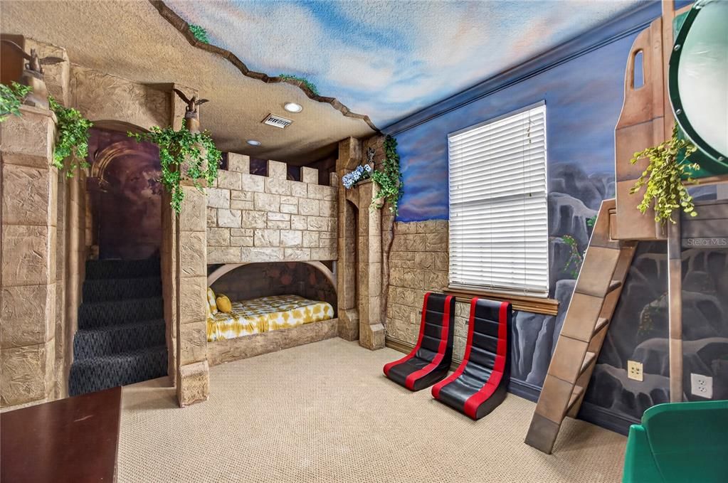 En Venta: $1,499,000 (6 camas, 5 baños, 4643 Pies cuadrados)