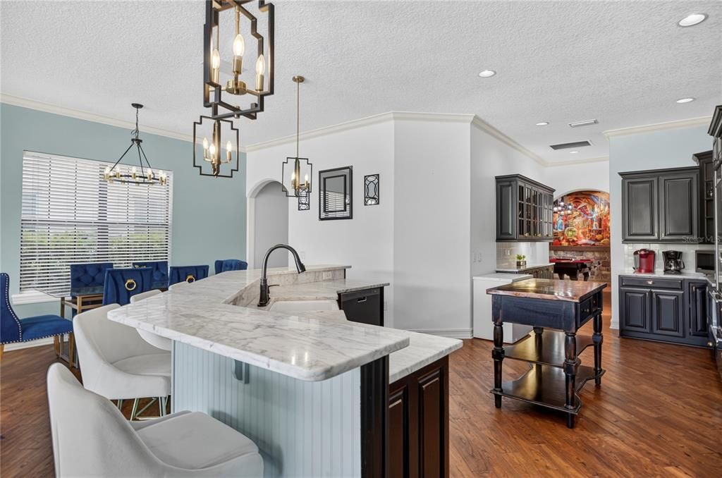 En Venta: $1,499,000 (6 camas, 5 baños, 4643 Pies cuadrados)
