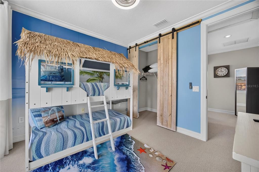 En Venta: $1,499,000 (6 camas, 5 baños, 4643 Pies cuadrados)
