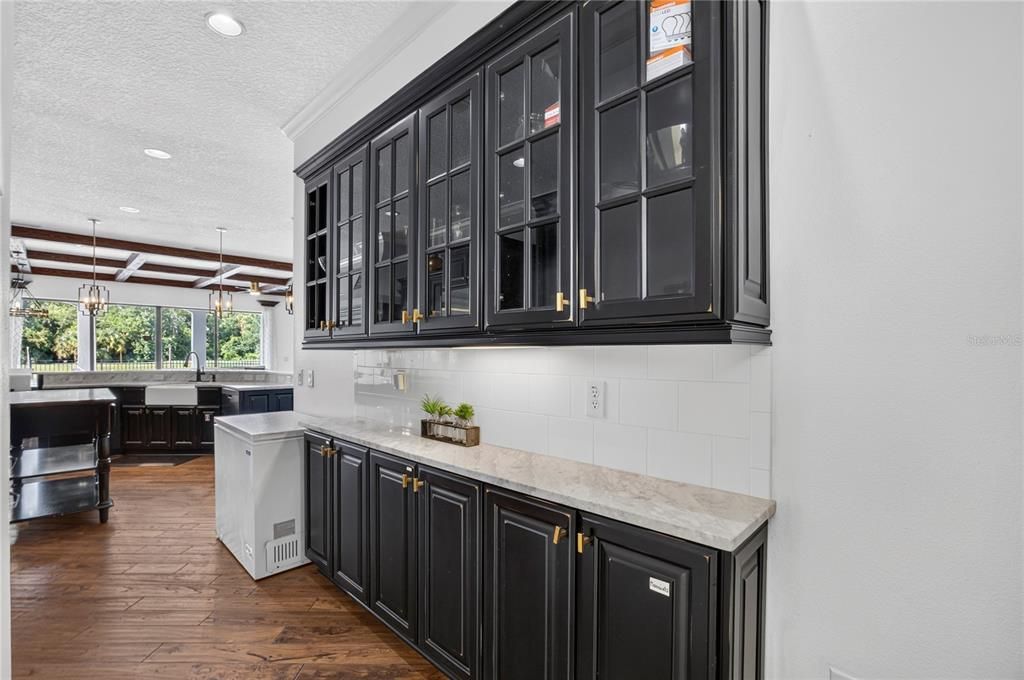 En Venta: $1,499,000 (6 camas, 5 baños, 4643 Pies cuadrados)