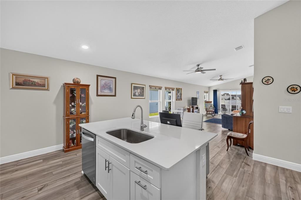 En Venta: $255,900 (3 camas, 2 baños, 1622 Pies cuadrados)