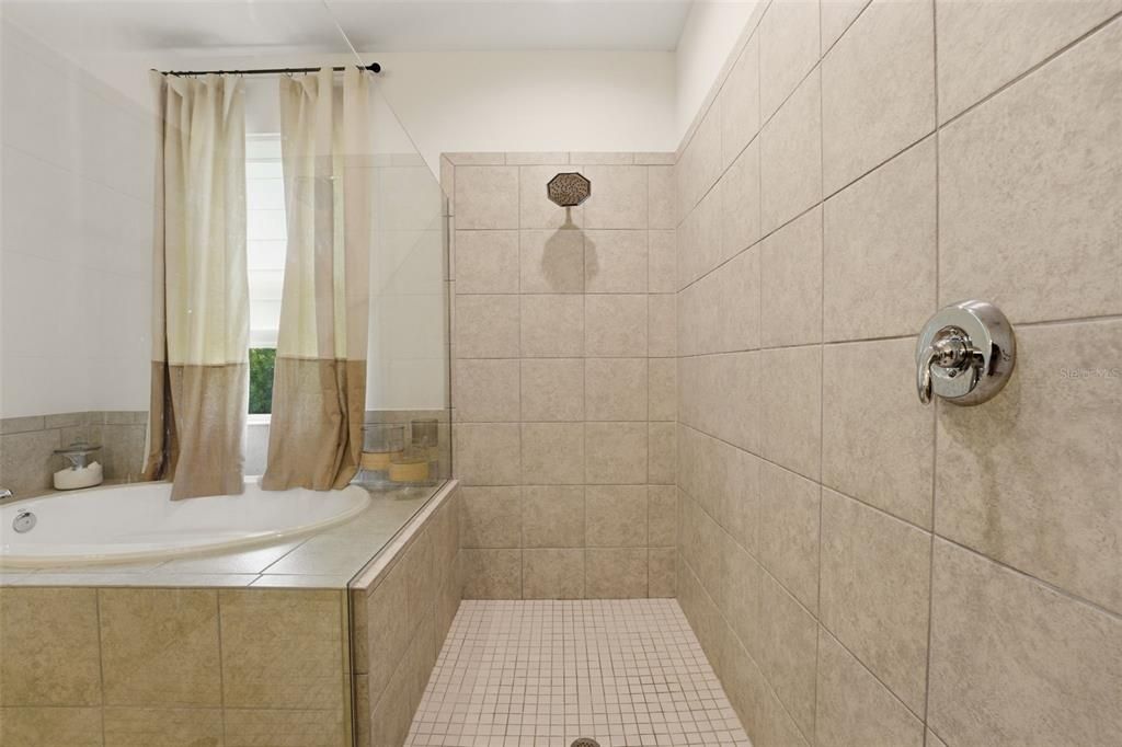 В аренду: $4,800 (3 спален, 2 ванн, 2292 Квадратных фут)