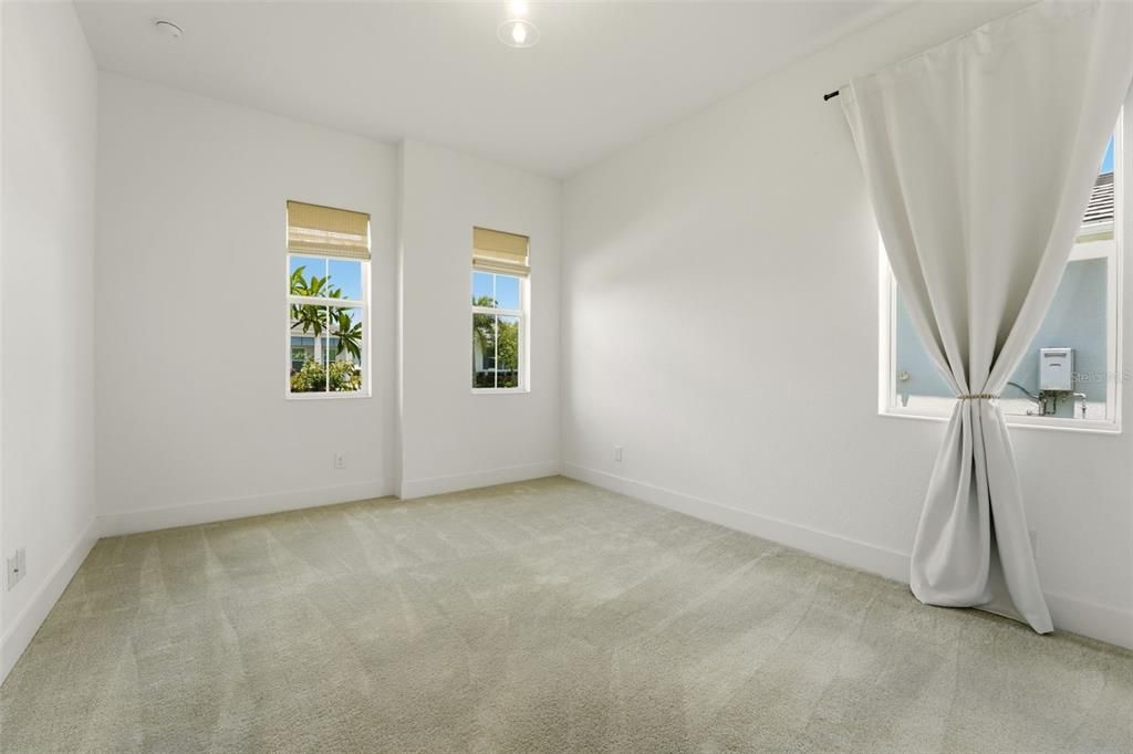 В аренду: $4,800 (3 спален, 2 ванн, 2292 Квадратных фут)