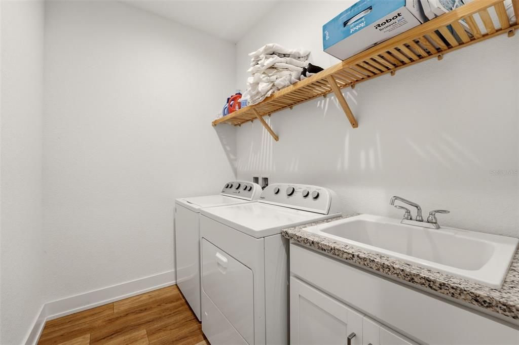 В аренду: $4,800 (3 спален, 2 ванн, 2292 Квадратных фут)