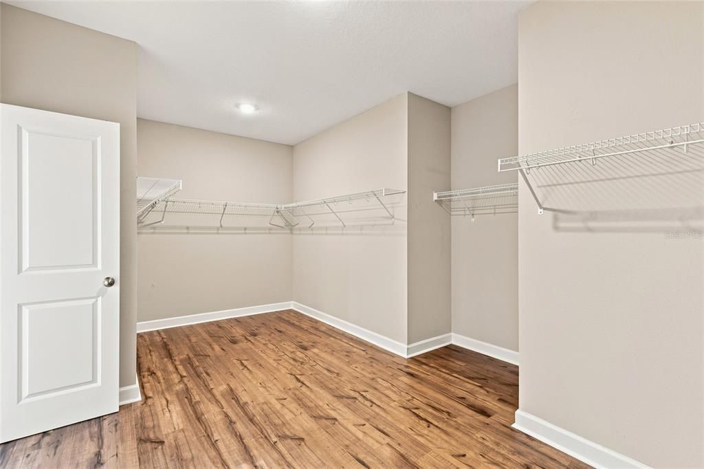 En Venta: $1,000,000 (6 camas, 4 baños, 4449 Pies cuadrados)