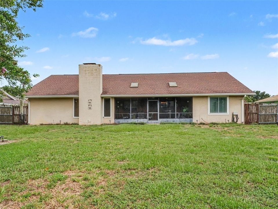 For Sale: $350,000 (3 beds, 2 baths, 1898 Square Feet)