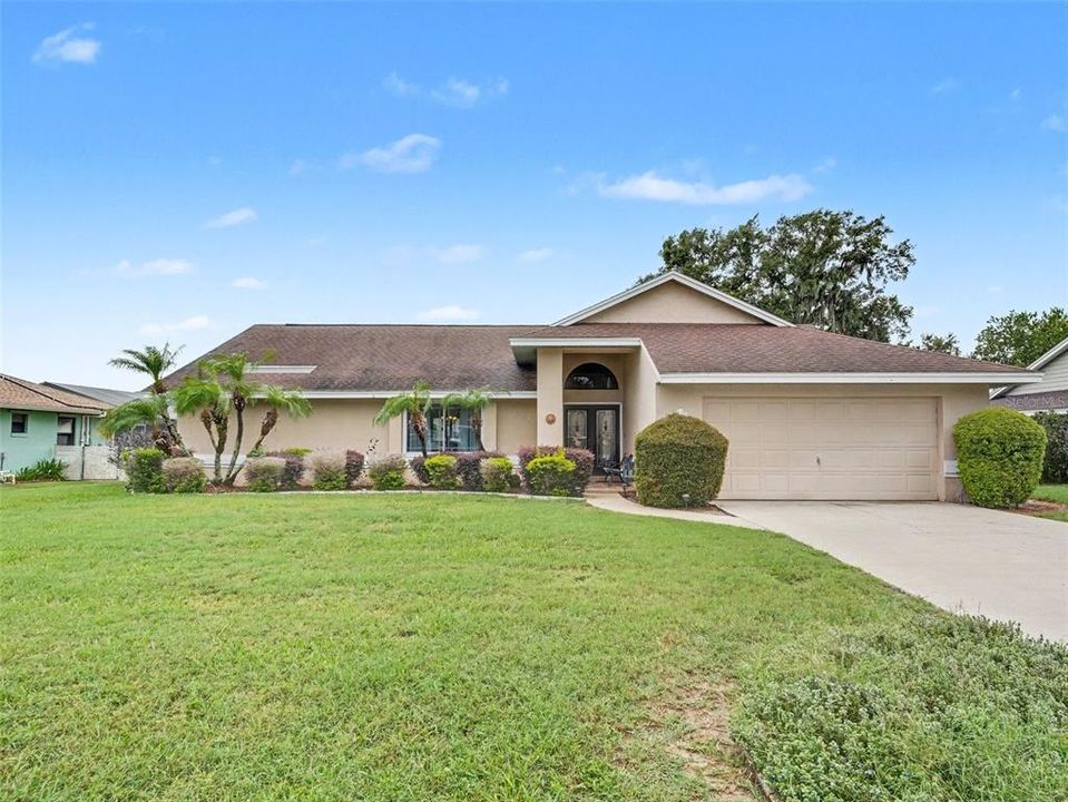 For Sale: $350,000 (3 beds, 2 baths, 1898 Square Feet)
