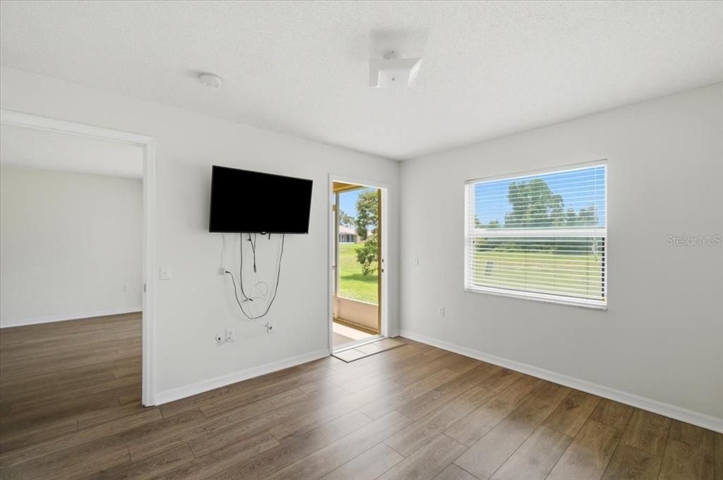 For Rent: $1,800 (3 beds, 2 baths, 1249 Square Feet)