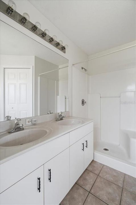 For Rent: $1,800 (3 beds, 2 baths, 1249 Square Feet)