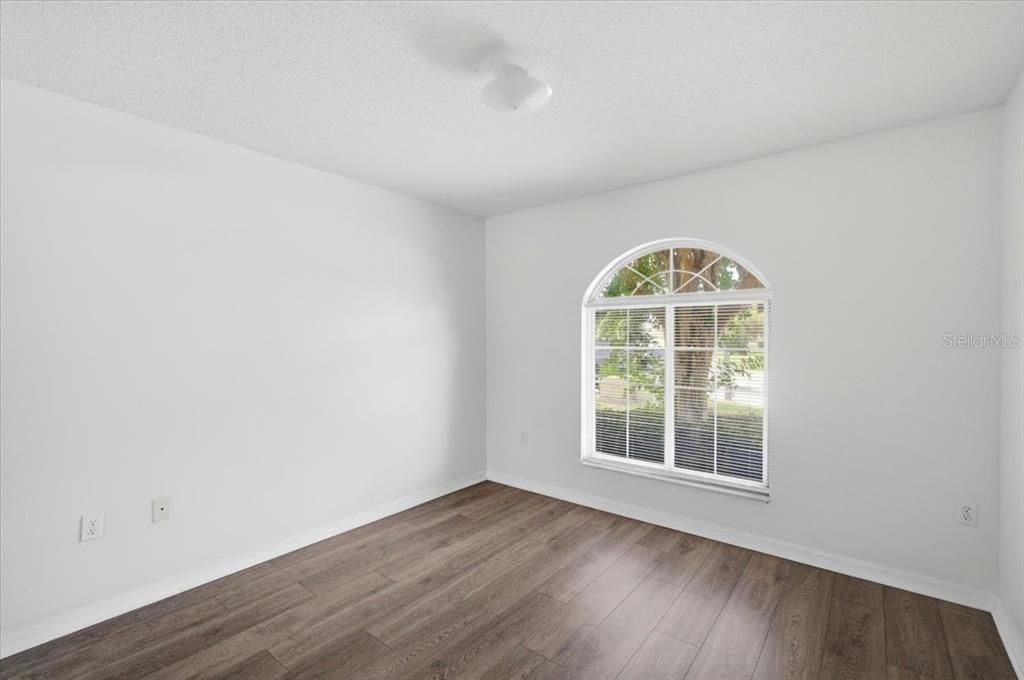 For Rent: $1,800 (3 beds, 2 baths, 1249 Square Feet)