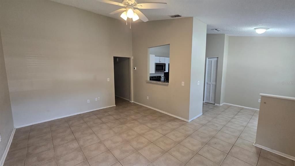 En Venta: $292,000 (3 camas, 2 baños, 1125 Pies cuadrados)