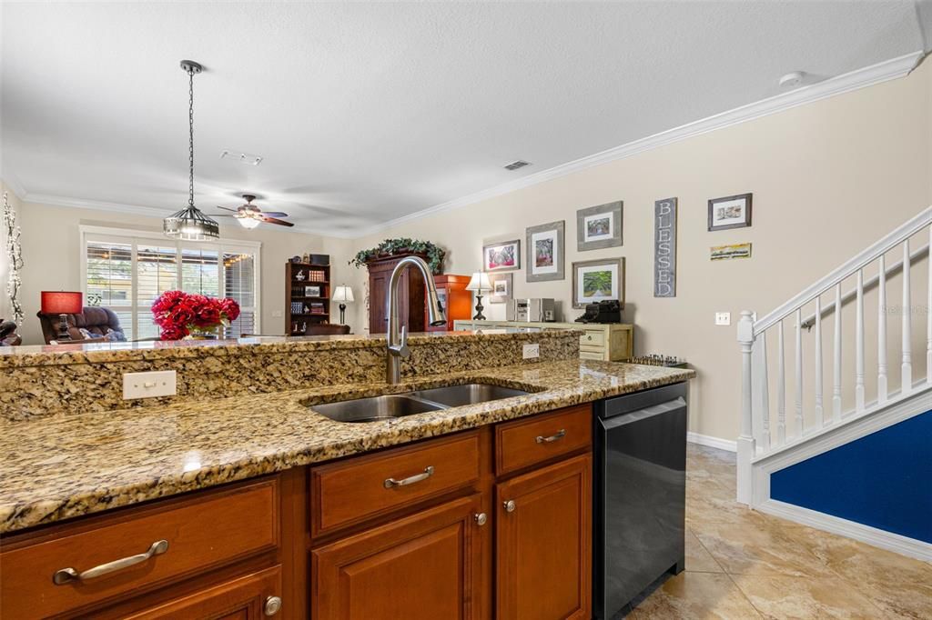 En Venta: $375,000 (3 camas, 2 baños, 2023 Pies cuadrados)