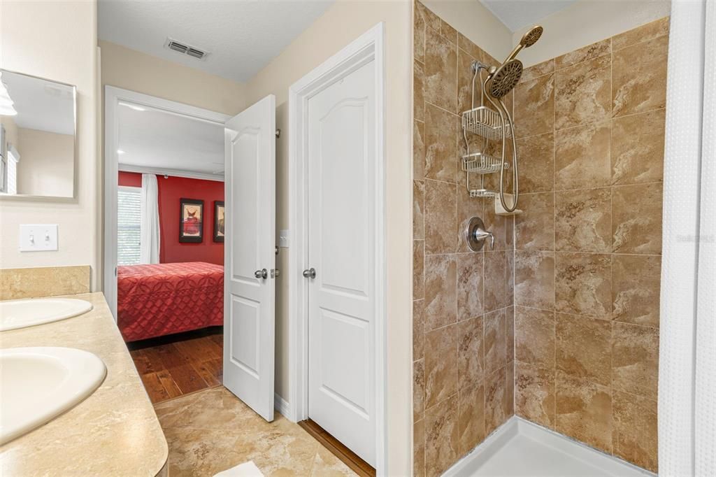 En Venta: $375,000 (3 camas, 2 baños, 2023 Pies cuadrados)