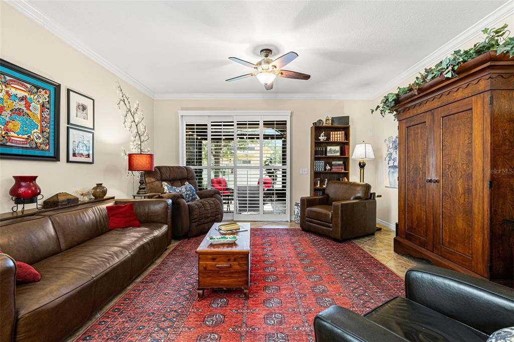 En Venta: $375,000 (3 camas, 2 baños, 2023 Pies cuadrados)