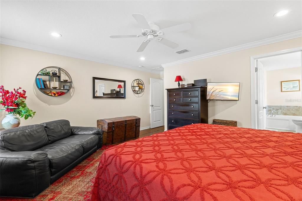 En Venta: $375,000 (3 camas, 2 baños, 2023 Pies cuadrados)