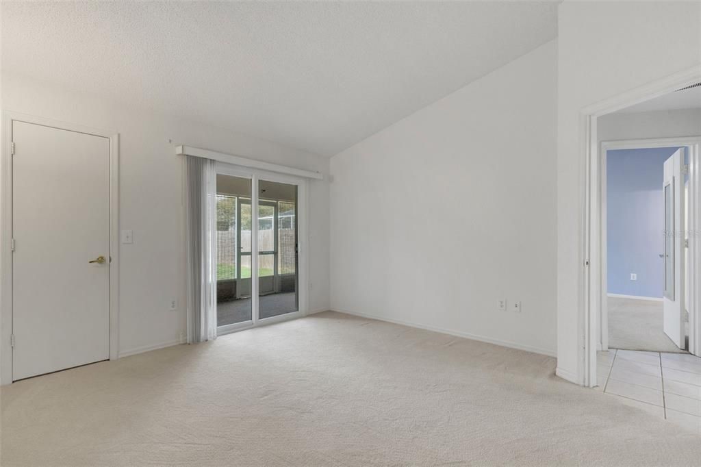 Active With Contract: $239,900 (2 beds, 2 baths, 1381 Square Feet)