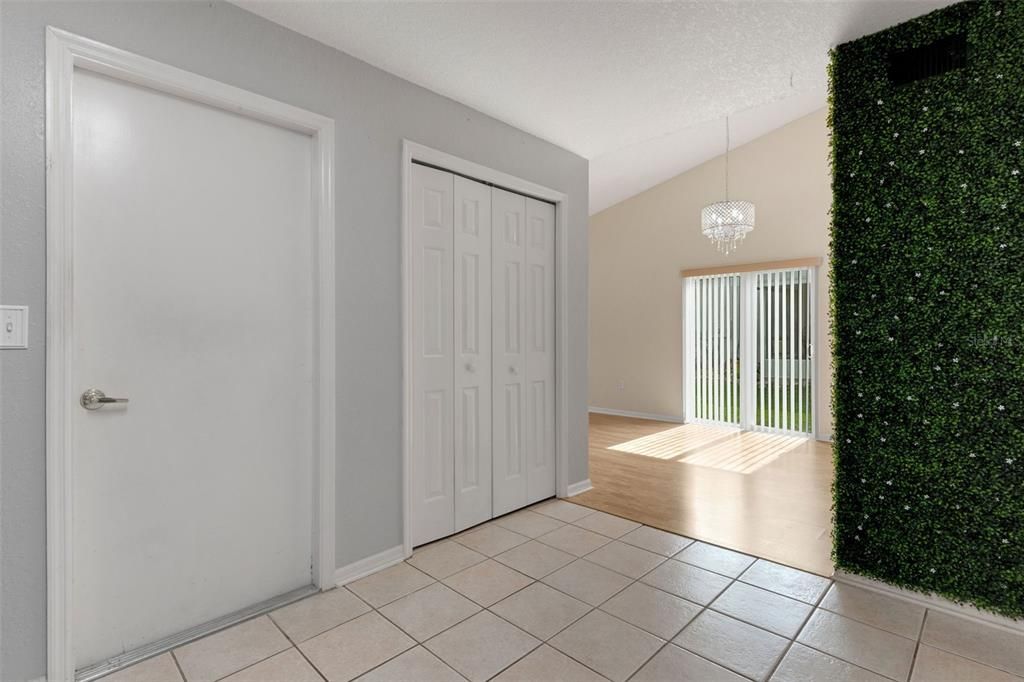 Active With Contract: $239,900 (2 beds, 2 baths, 1381 Square Feet)