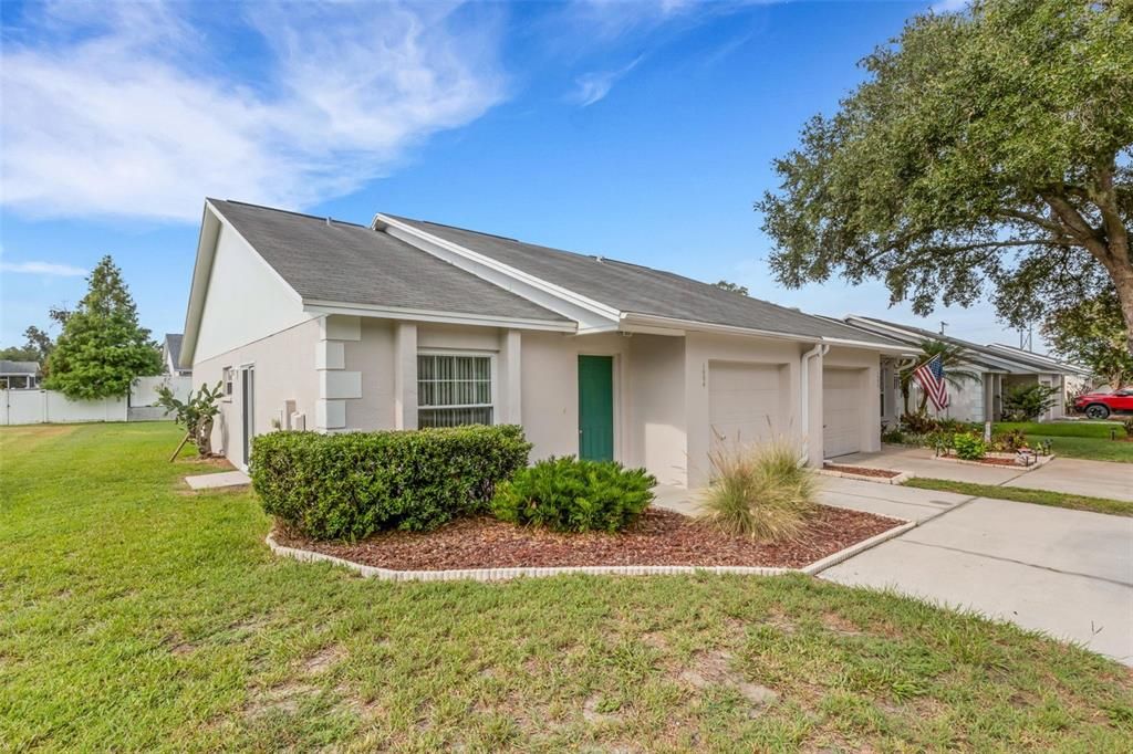 Active With Contract: $239,900 (2 beds, 2 baths, 1381 Square Feet)