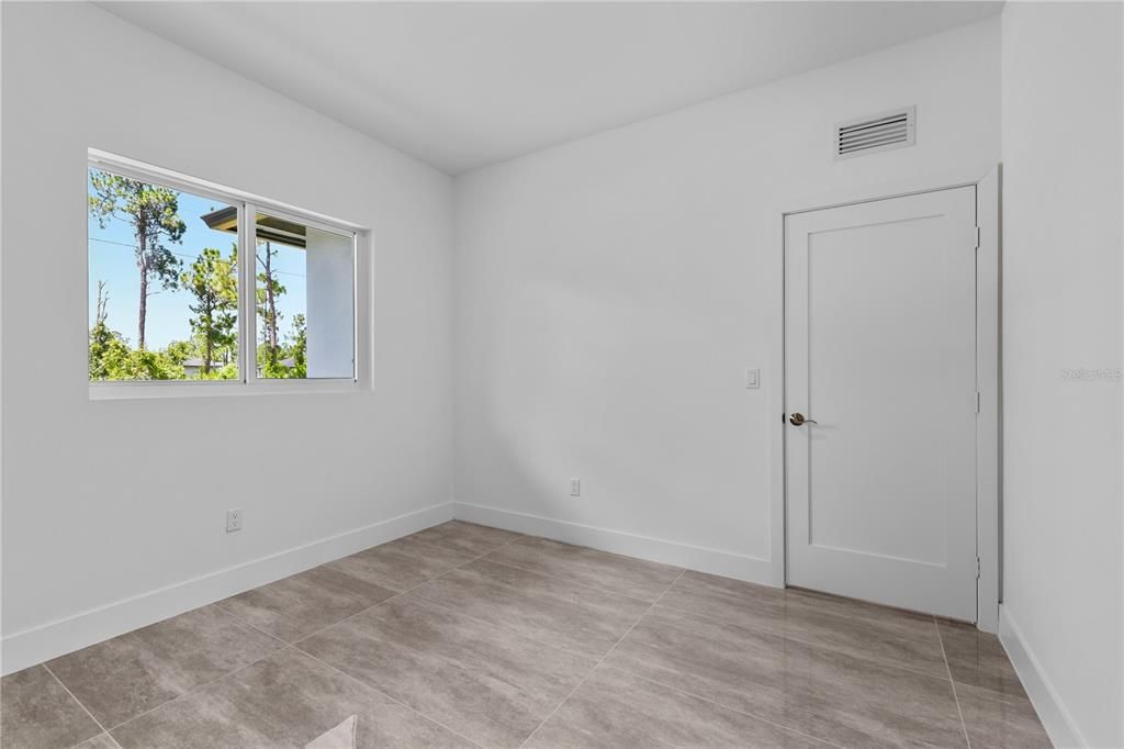 En Venta: $349,900 (4 camas, 2 baños, 1632 Pies cuadrados)