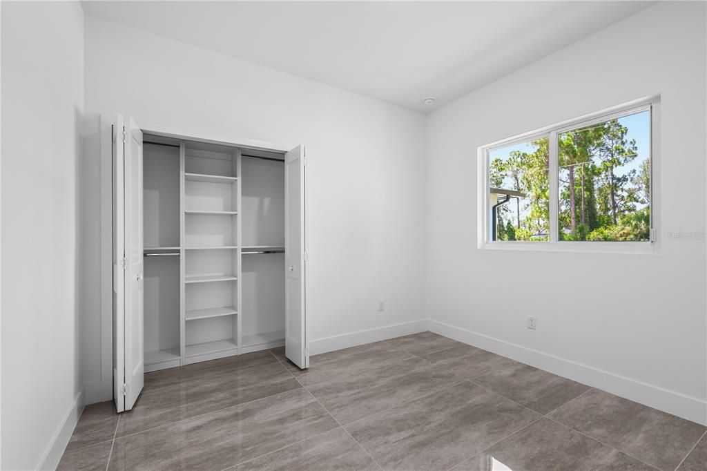 En Venta: $349,900 (4 camas, 2 baños, 1632 Pies cuadrados)