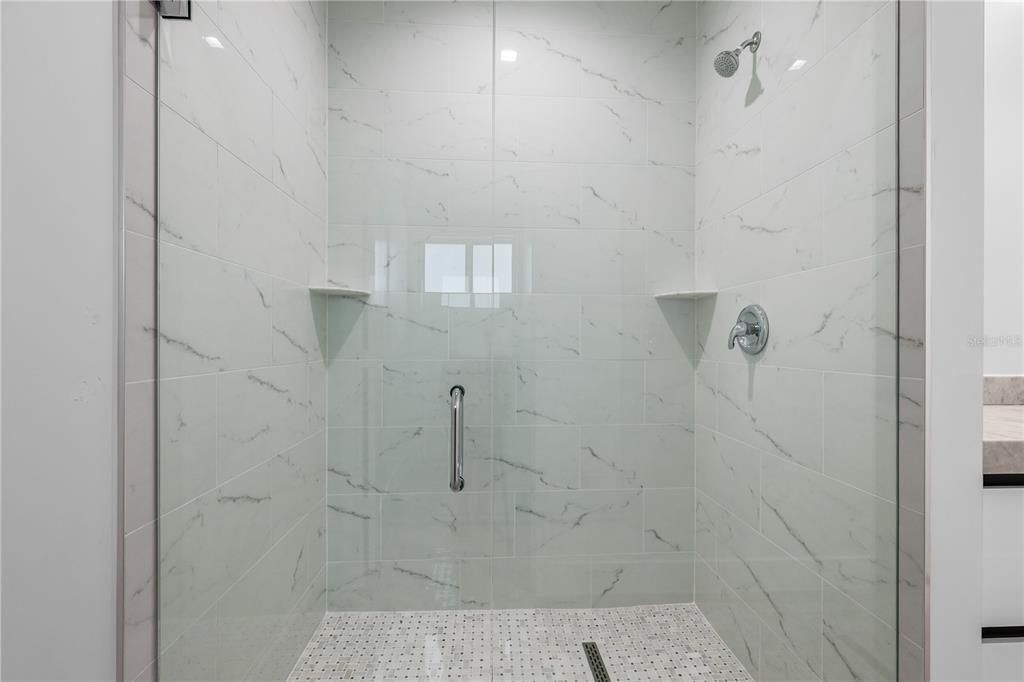 En Venta: $349,900 (4 camas, 2 baños, 1632 Pies cuadrados)