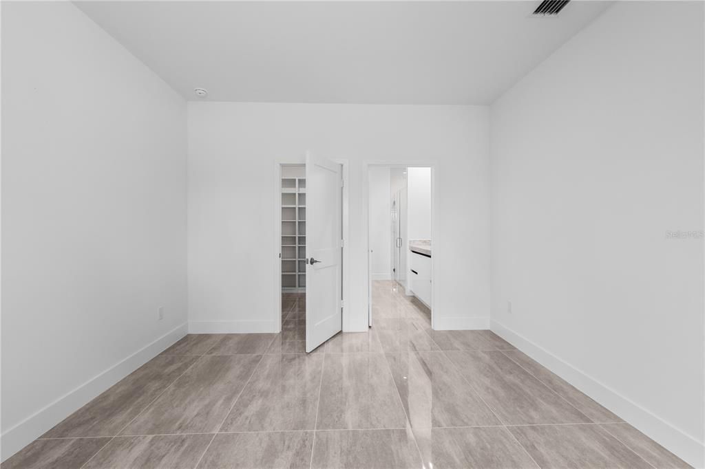 En Venta: $349,900 (4 camas, 2 baños, 1632 Pies cuadrados)