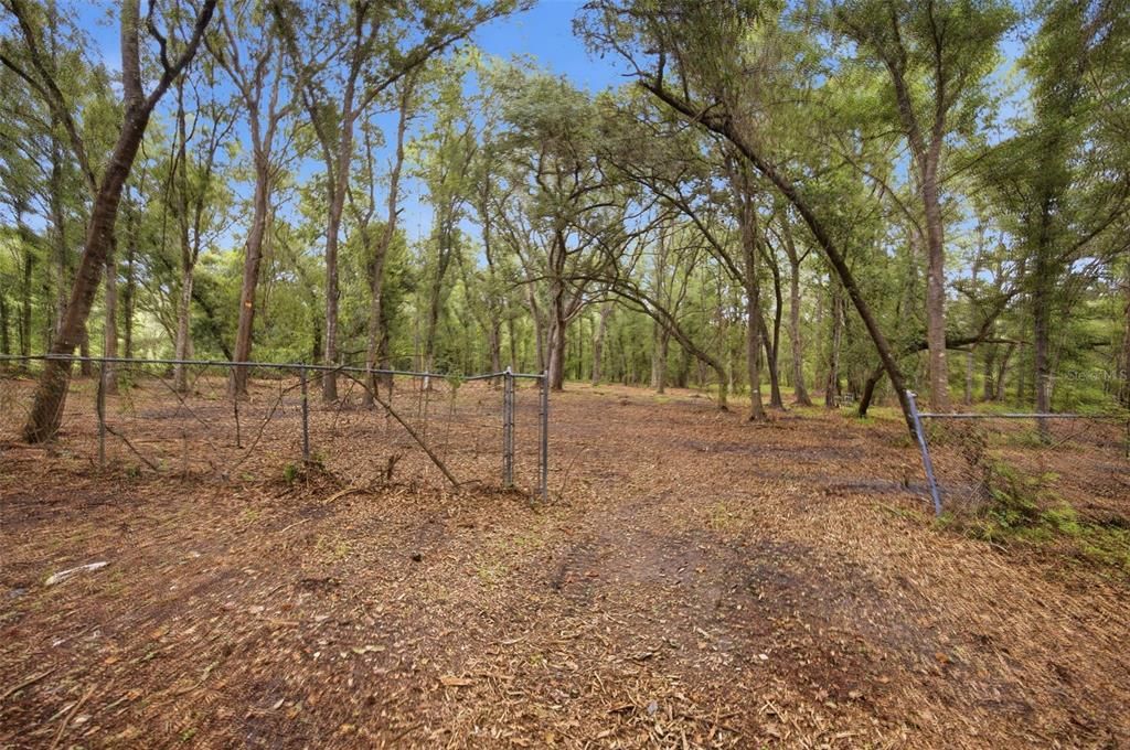 Под контрактом: $163,000 (4.91 acres)
