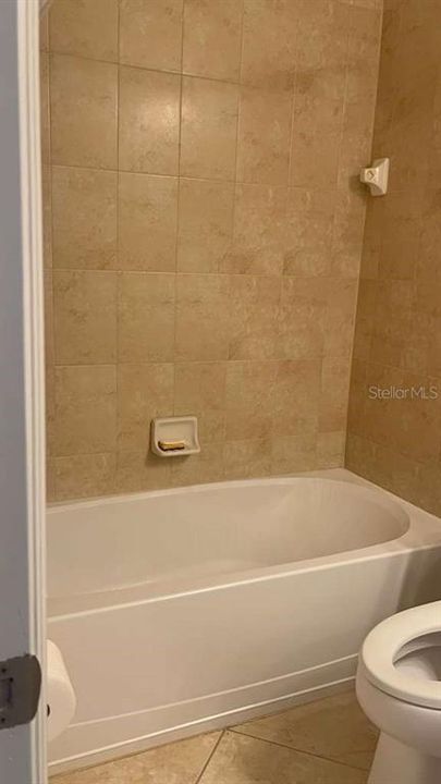 En Venta: $359,900 (4 camas, 3 baños, 2913 Pies cuadrados)