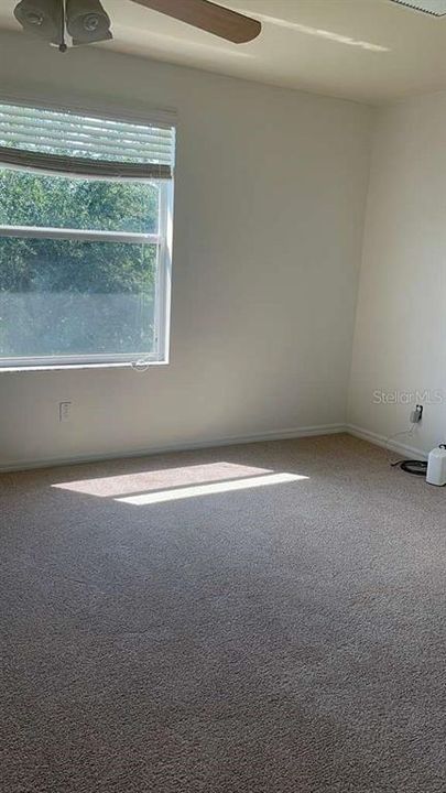 En Venta: $359,900 (4 camas, 3 baños, 2913 Pies cuadrados)