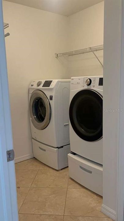 En Venta: $359,900 (4 camas, 3 baños, 2913 Pies cuadrados)