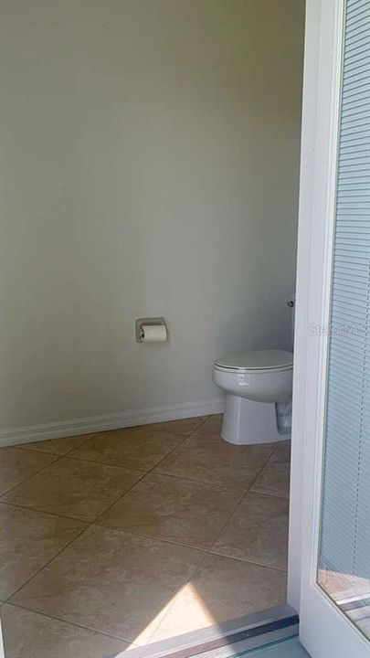 En Venta: $359,900 (4 camas, 3 baños, 2913 Pies cuadrados)