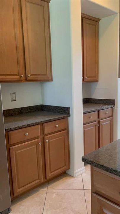 En Venta: $359,900 (4 camas, 3 baños, 2913 Pies cuadrados)