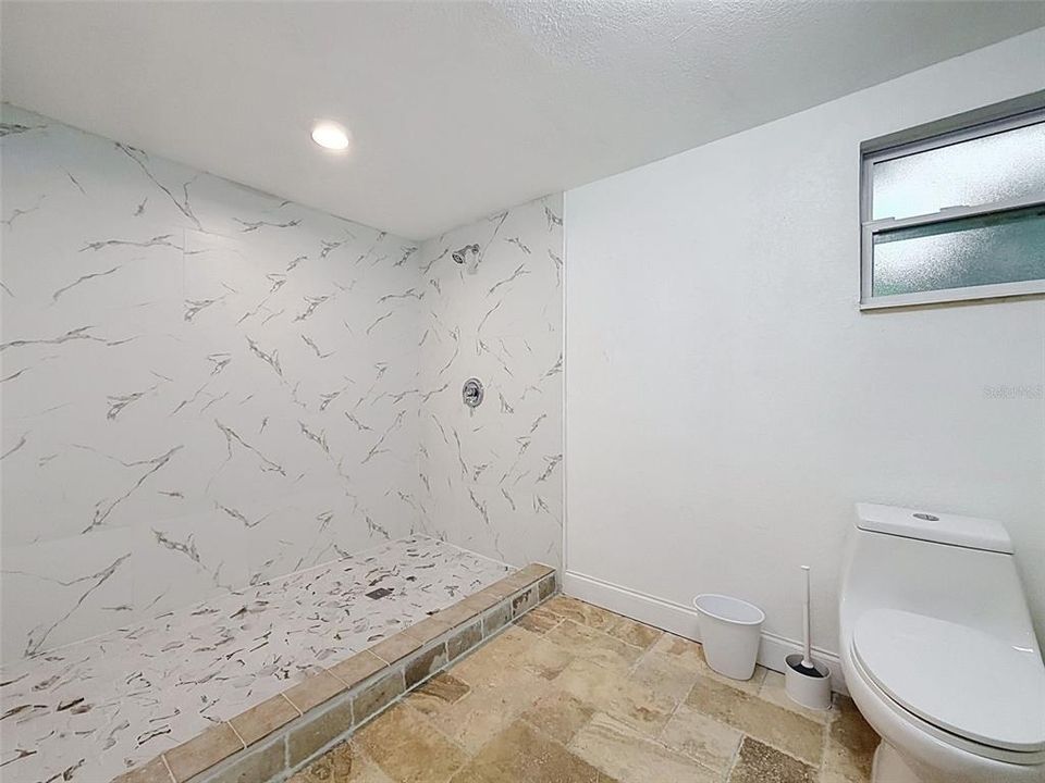 En Renta: $4,800 (4 camas, 3 baños, 1554 Pies cuadrados)