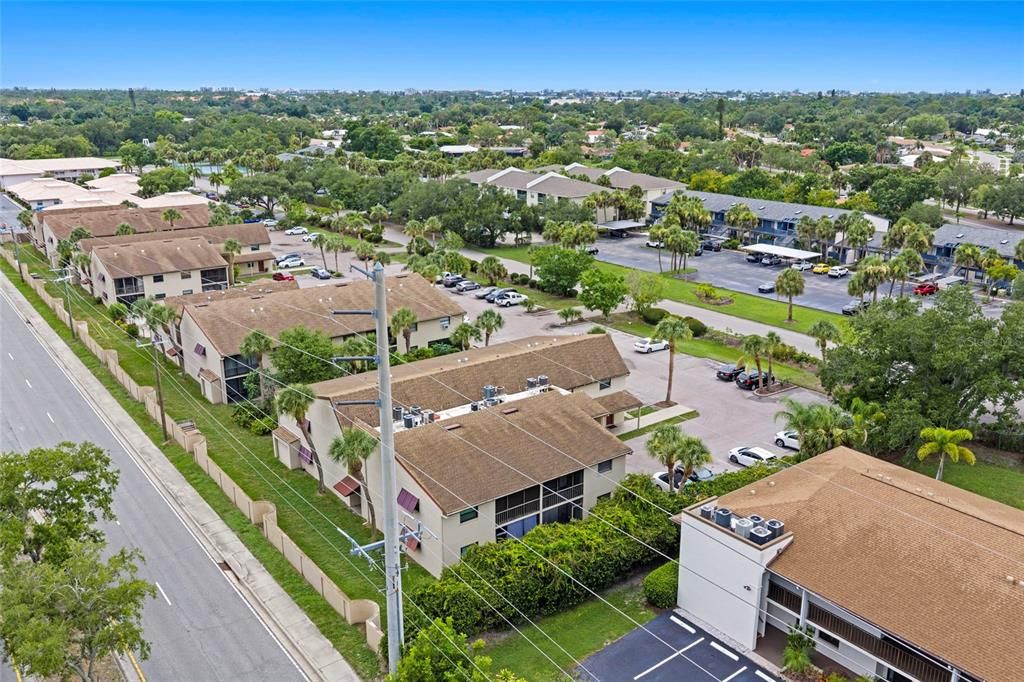 Active With Contract: $125,000 (1 beds, 1 baths, 701 Square Feet)