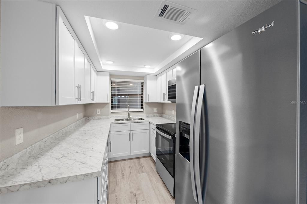 Active With Contract: $125,000 (1 beds, 1 baths, 701 Square Feet)